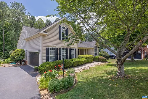 137 Whispering Woods Pl Photo 1