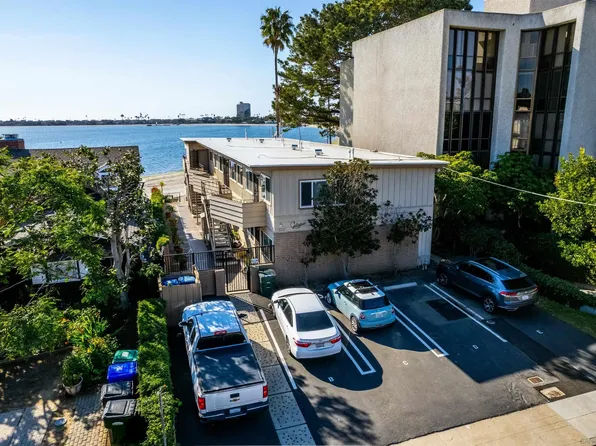 3918-3924 Gresham St, San Diego, CA 92109