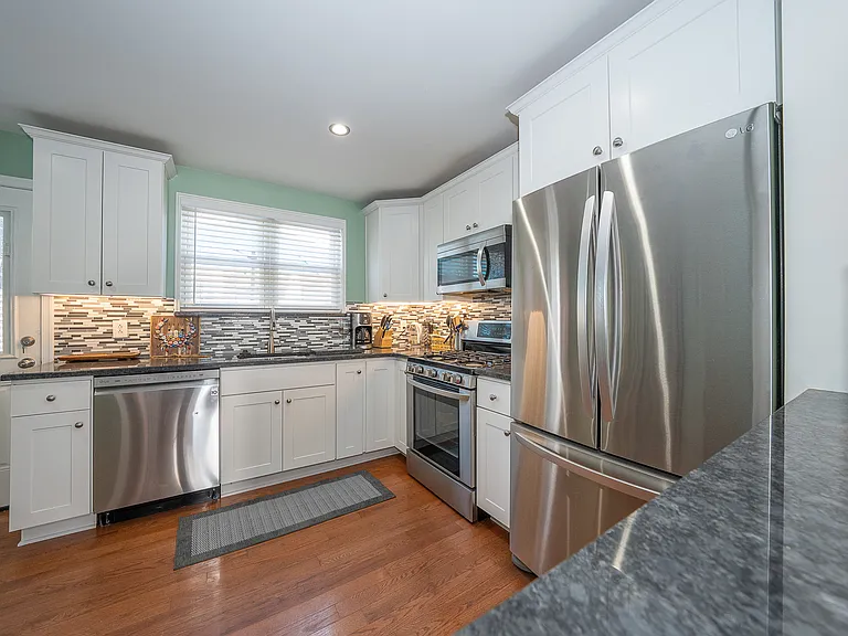1916 S Alder St — Photo 7
