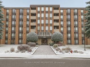 1535 Diefenbaker Ct #302, Pickering, ON L1V 3W2