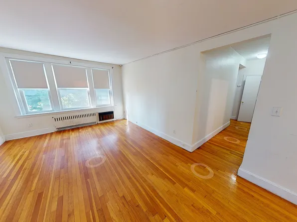 35 Lancaster Ter #103, Brookline, MA 02446