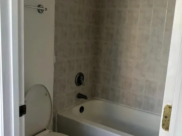 115 N Merritt Mill Rd #205, Chapel Hill, NC 27516
