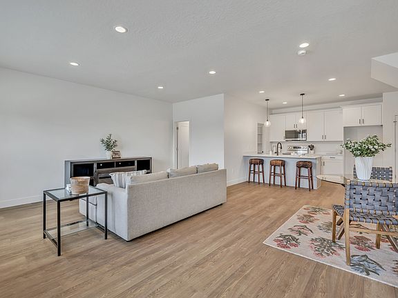 2nd image of 330 E 7635 S