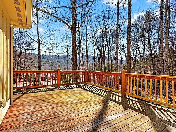 5th image of 741 Blue Ridge Dr N