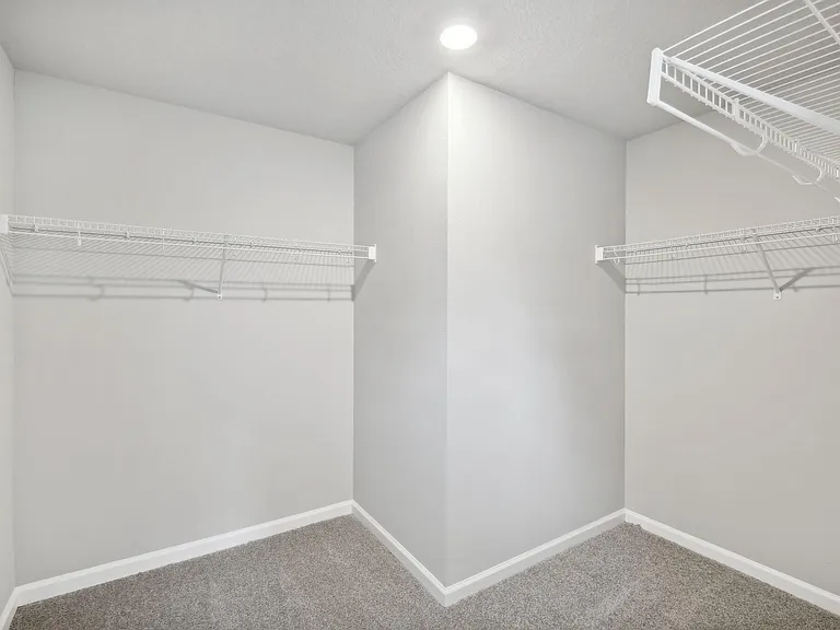 423 Salisbury Cir — Photo 14