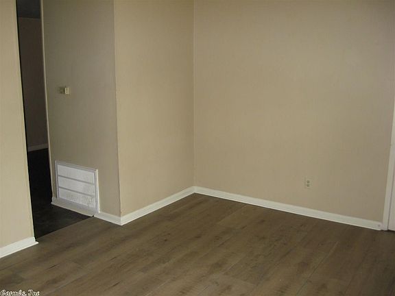 5th image of 11124 Charlotte Dr