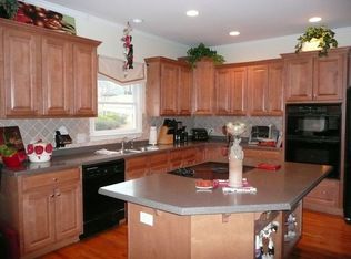 918 Ravenwood Way, Canton, GA 30115