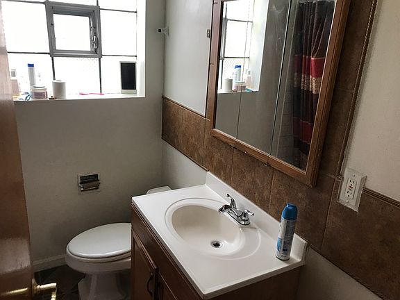 4th image of 12611 S Throop St