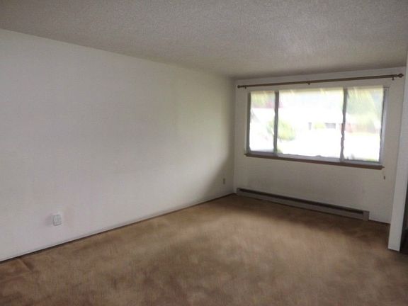 4th image of 9111 Fawnlily Cir W