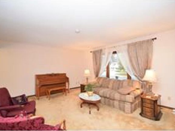 5th image of 14349 Vintage St NW
