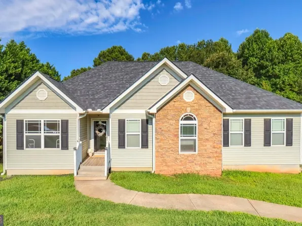 208 Oaken Bucket Dr, Temple, GA 30179