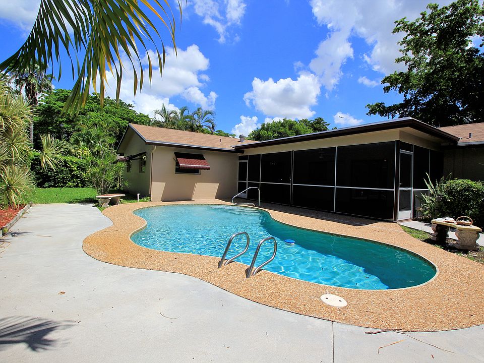 1st image of 5017 SW 87th Ave