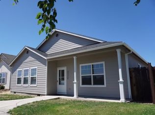 2332 Maple Park Dr, Medford, OR 97501