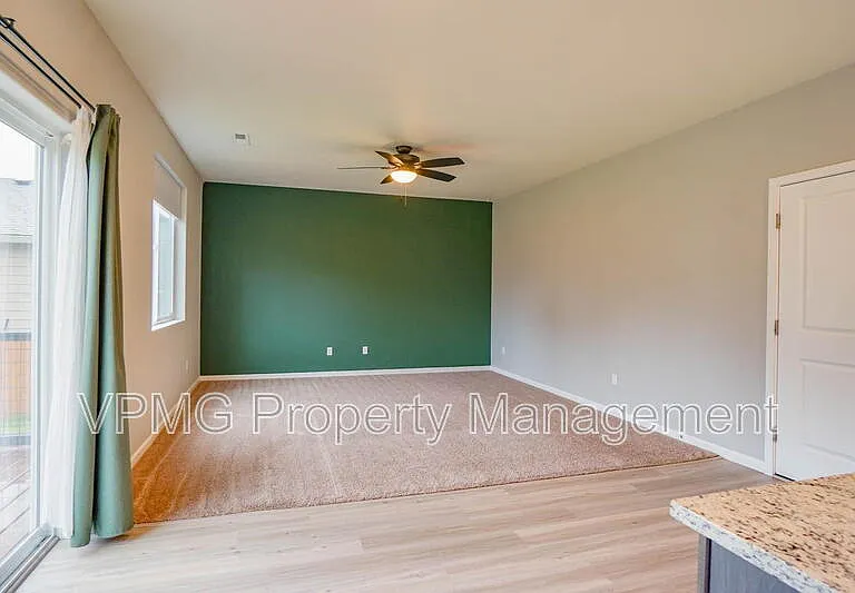 1423 W 16th Ave — Photo 10