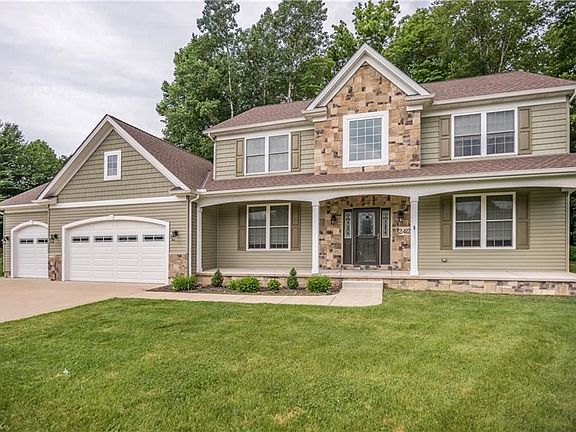 3rd image of 2412 Greenbriar Ln