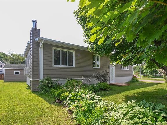 3rd image of 174 Bellefeuille St
