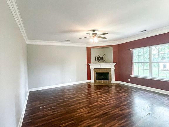 5th image of 117 NE Arbor Cir