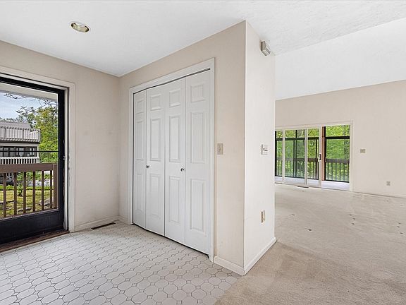 4th image of 80 Parkhurst Dr Unit 80