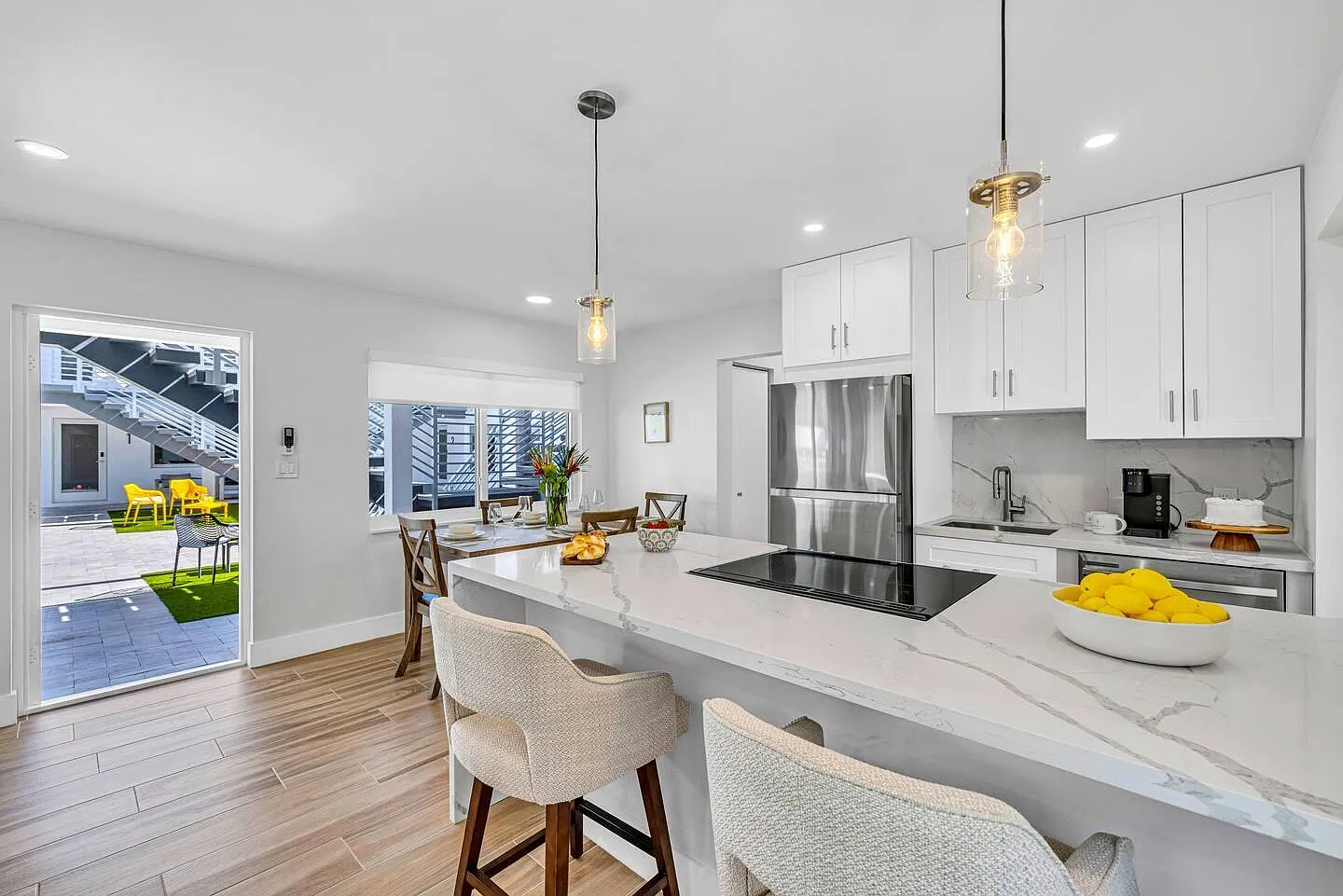 1 bed, 1.0 bath, 650 sqft, $3,500 — Photo 3