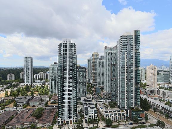 2nd image of 6608 Sussex Ave #2401