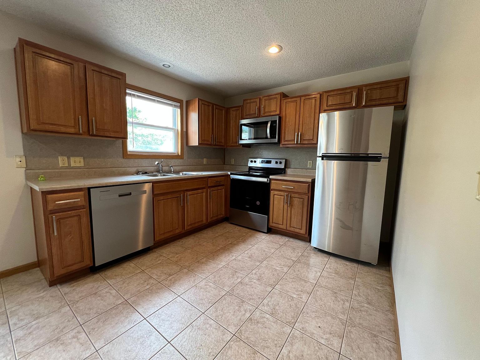 411 Broad St, Warrensburg, MO 64093 Zillow