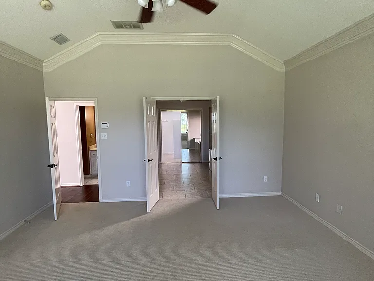 425 Waterside Dr — Photo 7