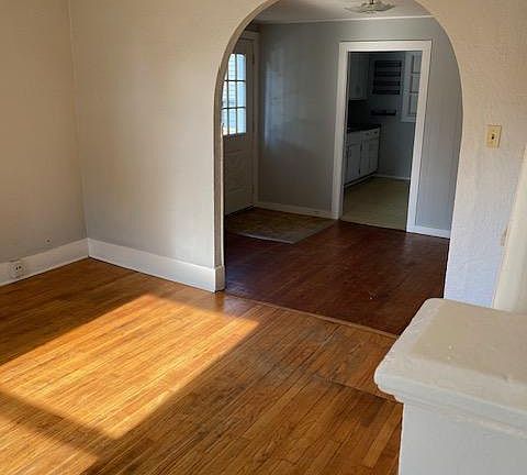 4th image of 711 Water St #711