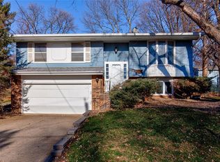 8409 Ridgemont Dr, Urbandale, IA 50322
