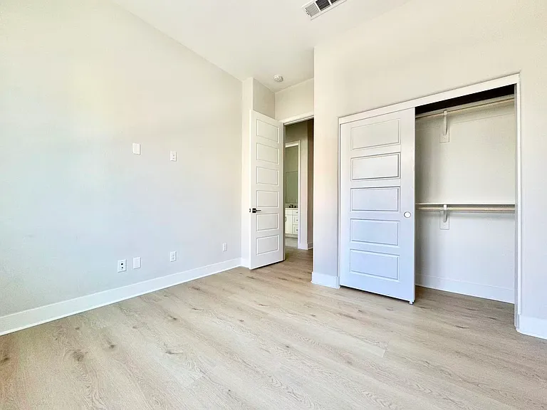 333 Sawbuck — Photo 27