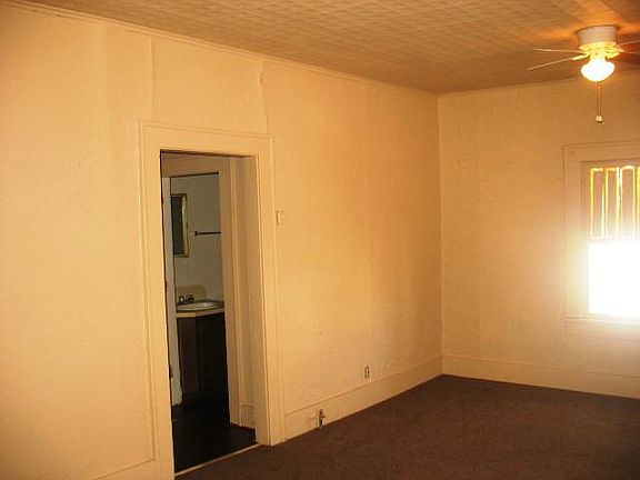5th image of 221 N Jefferson St