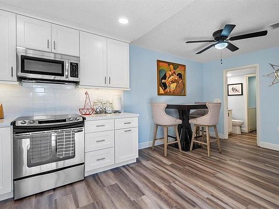 5th image of 3211 Gardens East Dr APT A