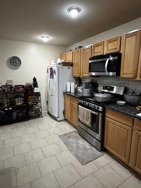 3 bed, 1500 sqft, $3,700 — Photo 3