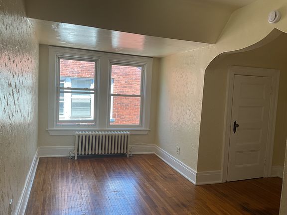 5th image of 539 Linwood Ave APT 5