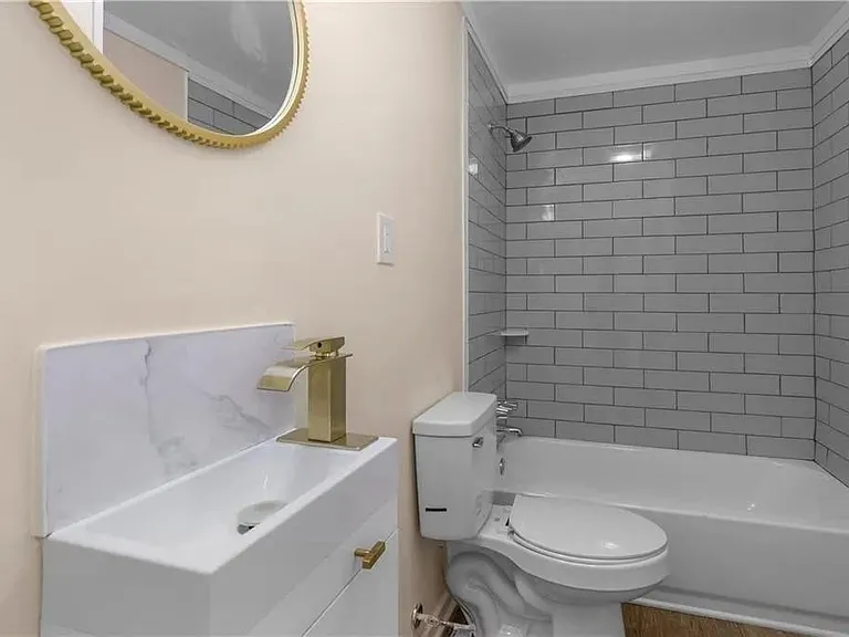 114 N Julia St #C — Photo 7