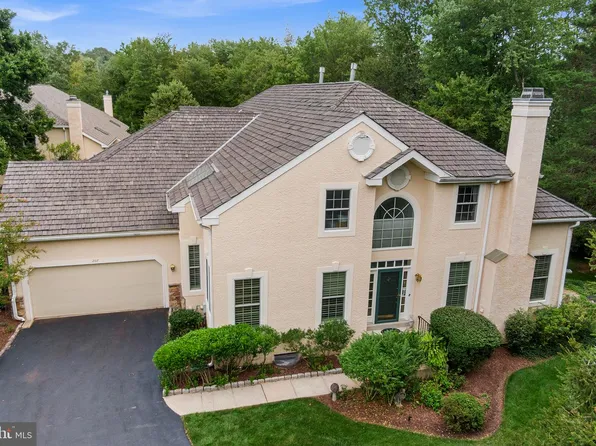 207 Yorktown Pl #107, Berwyn, PA 19312