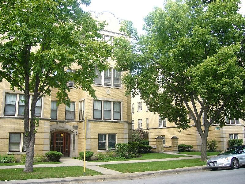 1st image of 32 Washington Blvd APT 2B