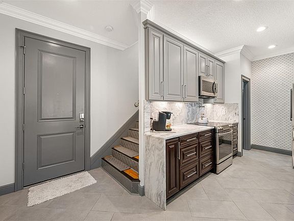 4th image of 237 7th Ave N APT 2