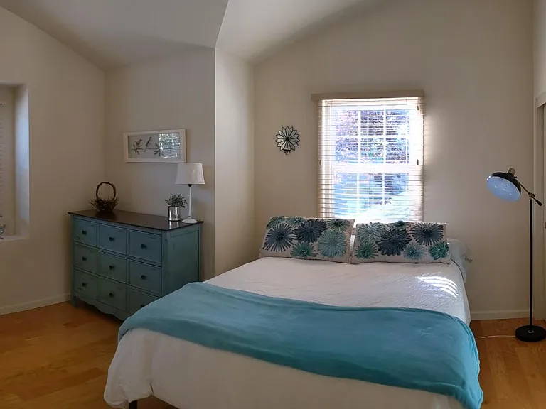 2110 De La Vina St #1 — Photo 11