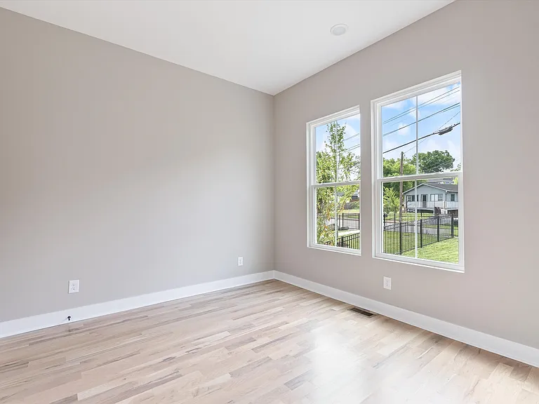 2830 Clifton Ave — Photo 23