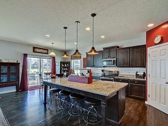 4th image of 1315 Cliff View Dr