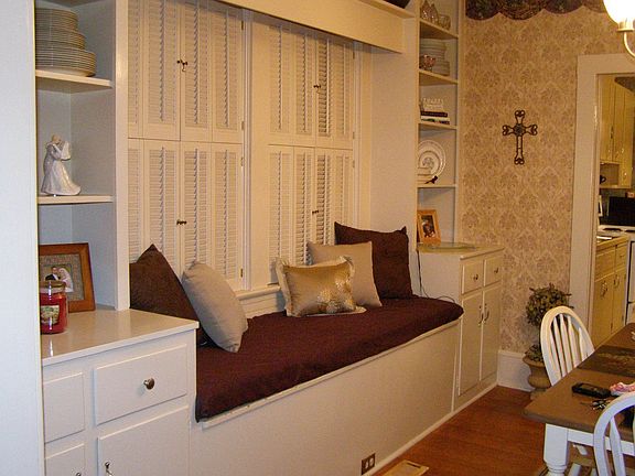 Dining Room Bulit-ins