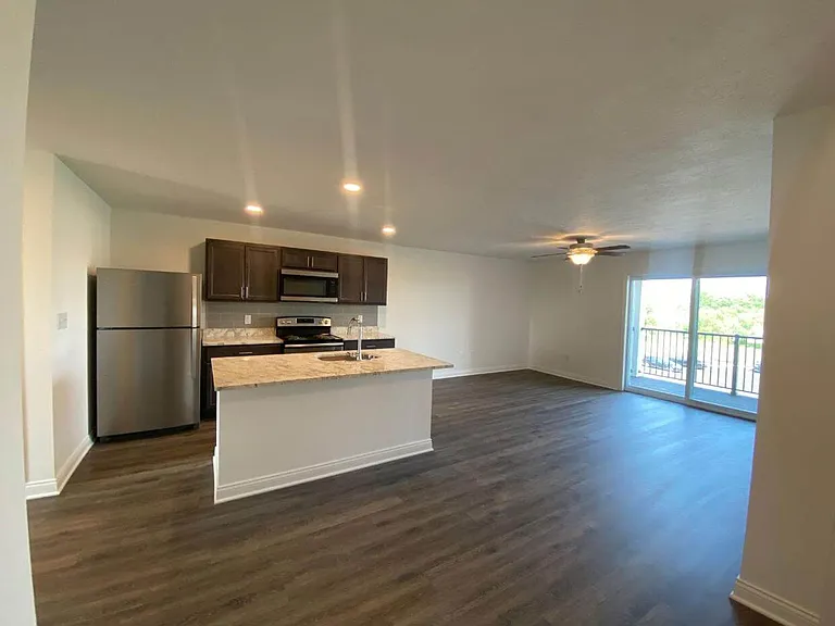 Amelia Place Apartments — Photo 2
