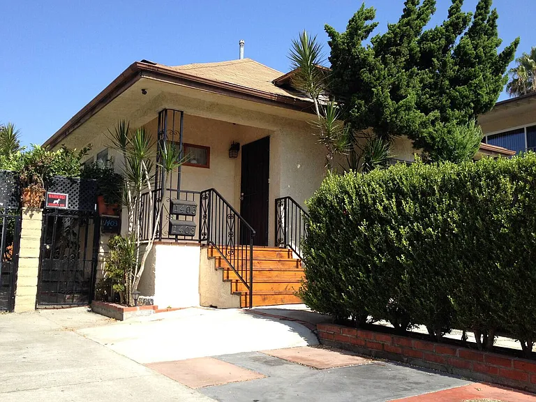N Mansfield Ave — Photo 25