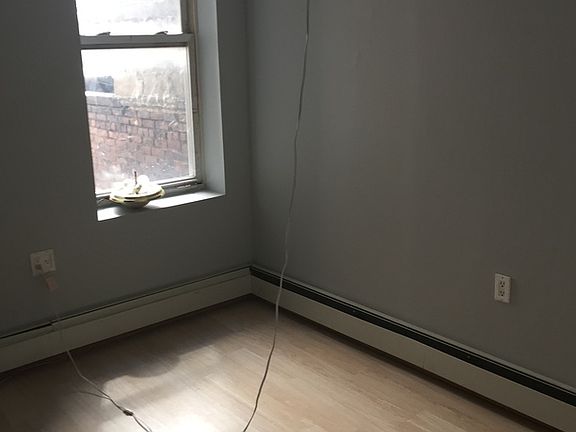 2nd image of 221 Montrose Ave #B