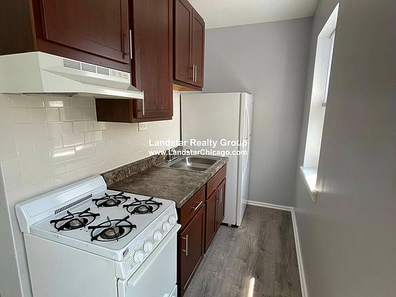 3rd image of 4756 N Maplewood Ave APT 210