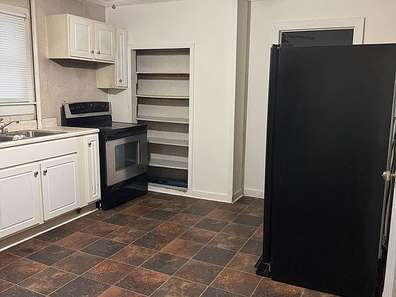 4th image of 830 Denmark St
