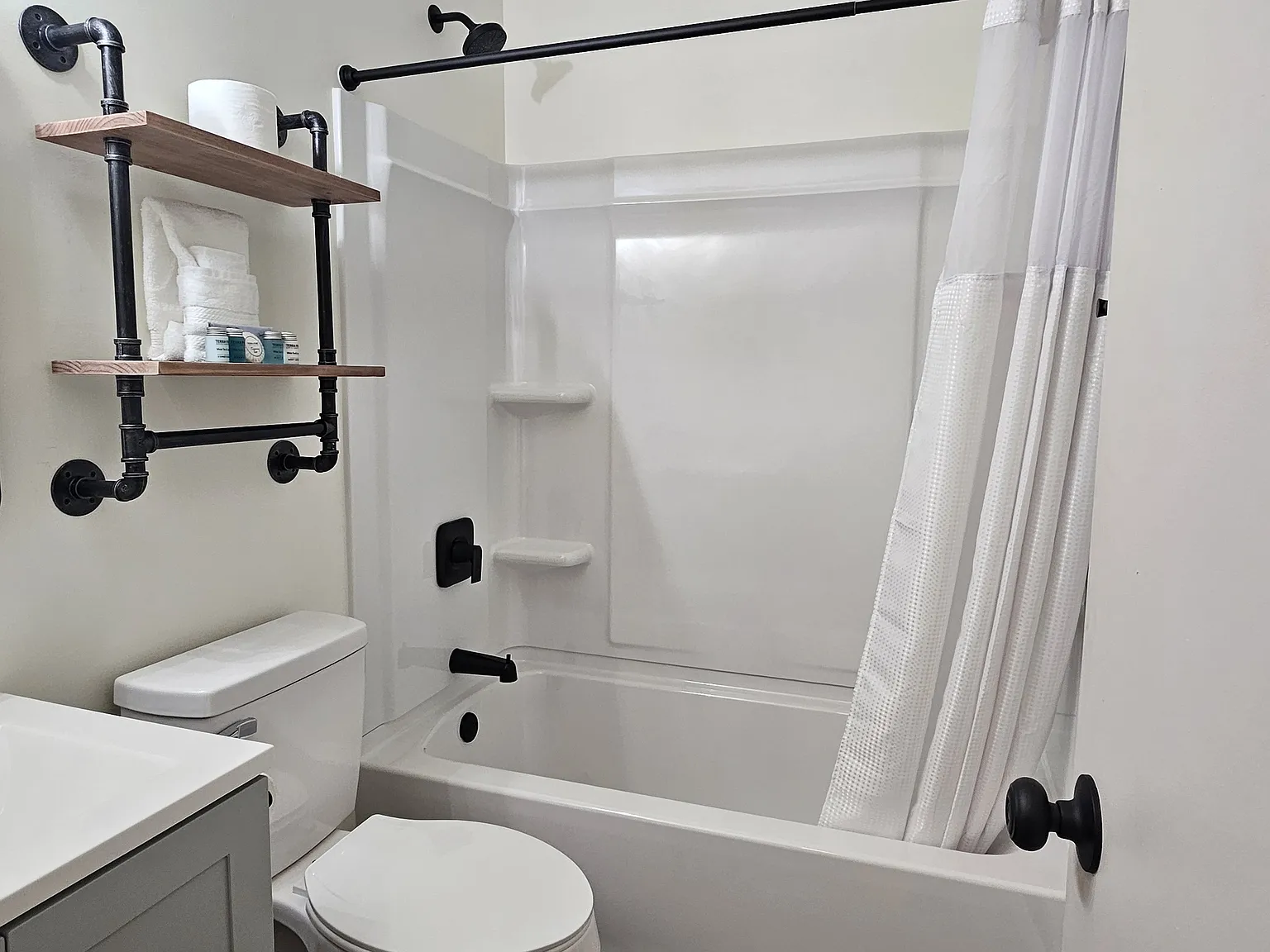 2 bed, $1,450 — Photo 3