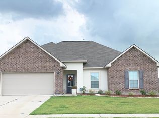 100 Saint Gall St, Youngsville, LA 70592