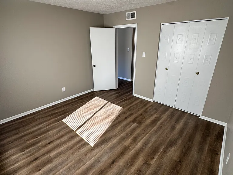 316 Elmead Ct — Photo 9