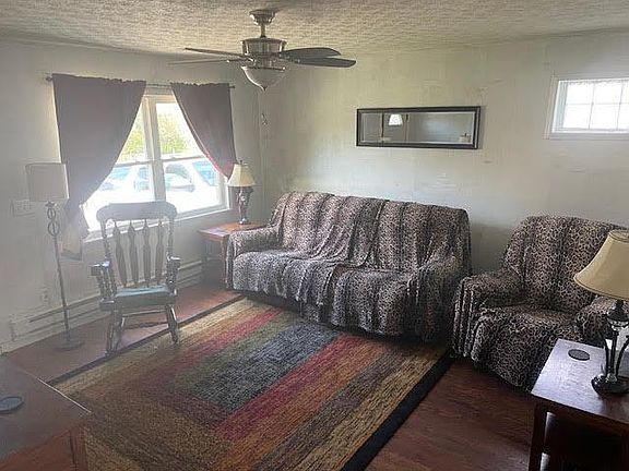 2nd image of 1848 Creekside Dr